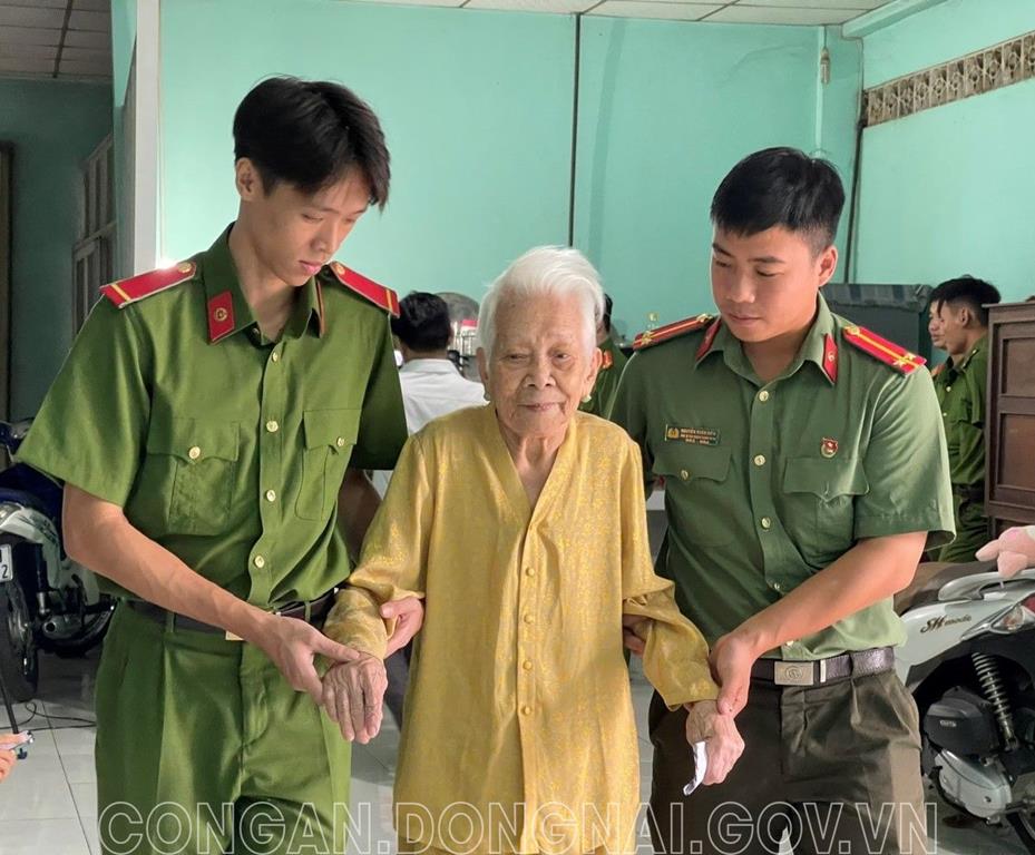 Image hình ảnh hình ảnh hình ảnh hình ảnh Đoàn Xuân Hiếu - Công an tỉnh Đồng Nai